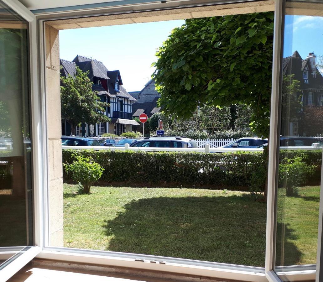 Le Deauvillais Deauville Luaran gambar
