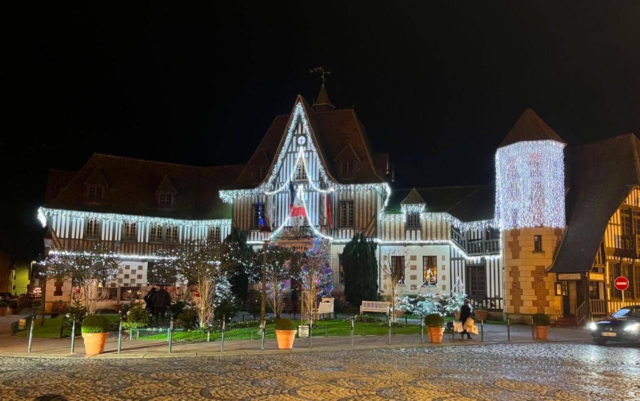 Le Deauvillais Deauville Luaran gambar