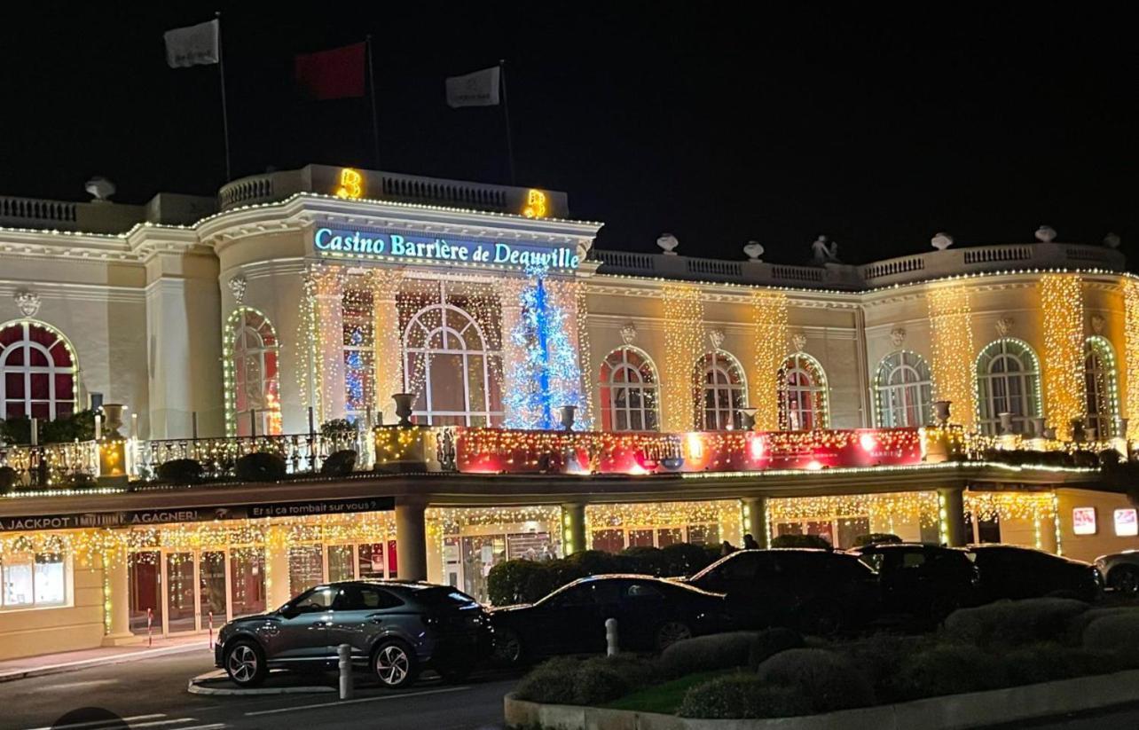 Le Deauvillais Deauville Luaran gambar